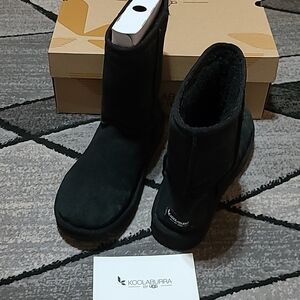 KOOKABURRA BY UGG Black Classic Short Lined Boots